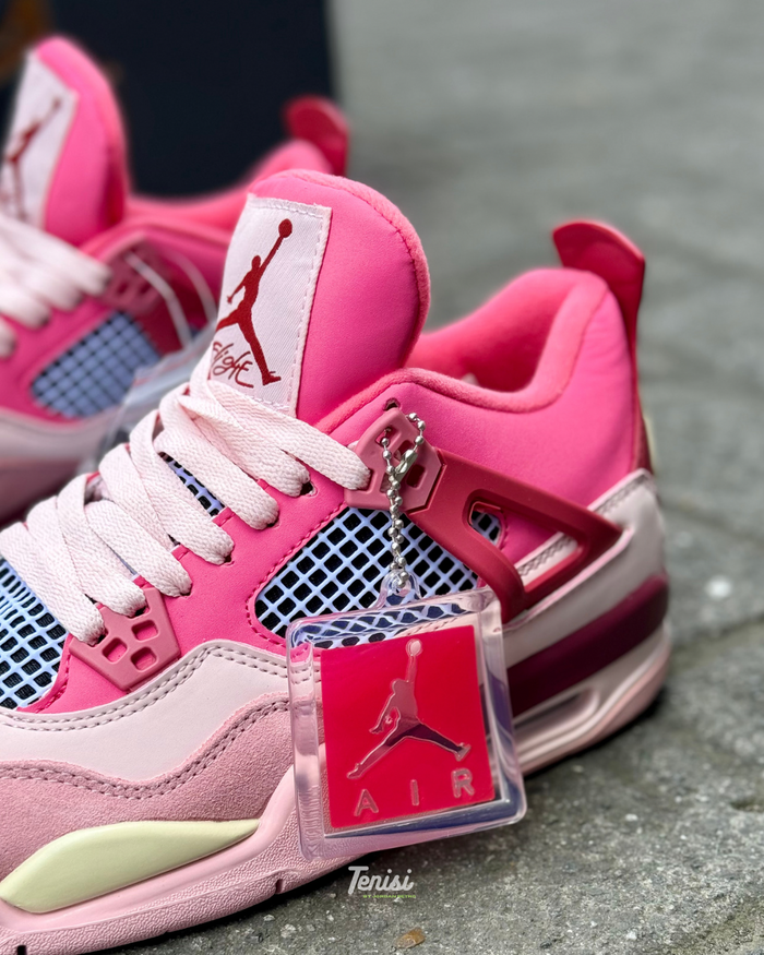 Air Jordan 4 “ triple Pink” (Sample) look 1