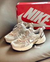 Nike V2K Run “Mocca” vista 1