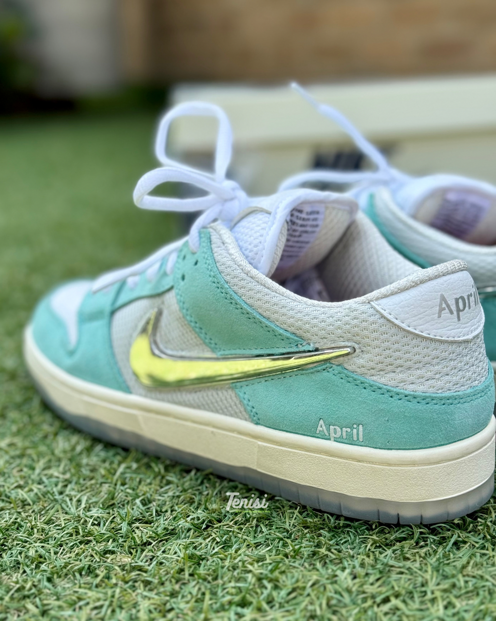 Nike Dunk X Abril