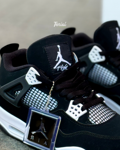 Air Jordan 4 “White Thunder”