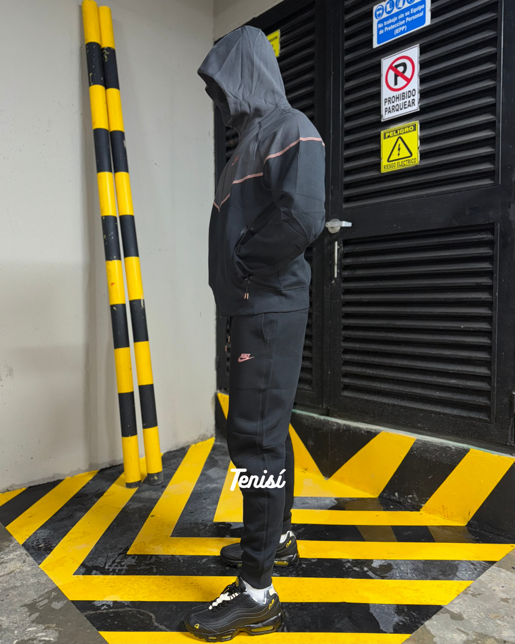 Nike Syna Tech Fleece Central Cee Black Gold