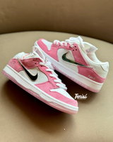 Nike SB Dunk Low x April “Pink” vista 1