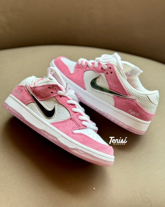 Nike SB Dunk Low x April “Pink”