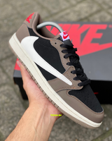 Air Jordan 1 Low X Travis scott “Mocha” vista 3