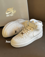 Nike Air Force 1 Mid “Triple White” vista 2