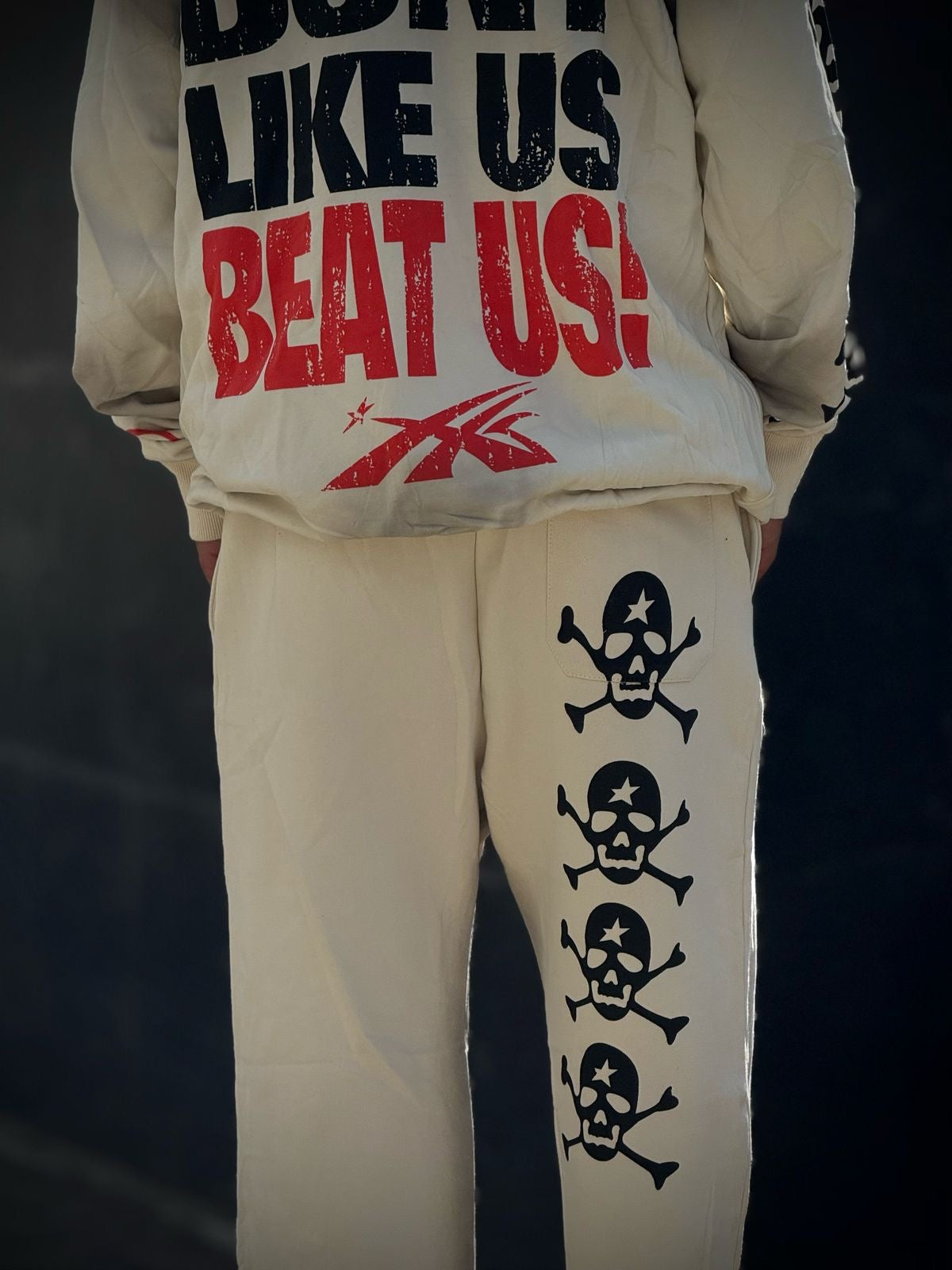 Conjunto Hellstar Estudios Record “Grey”