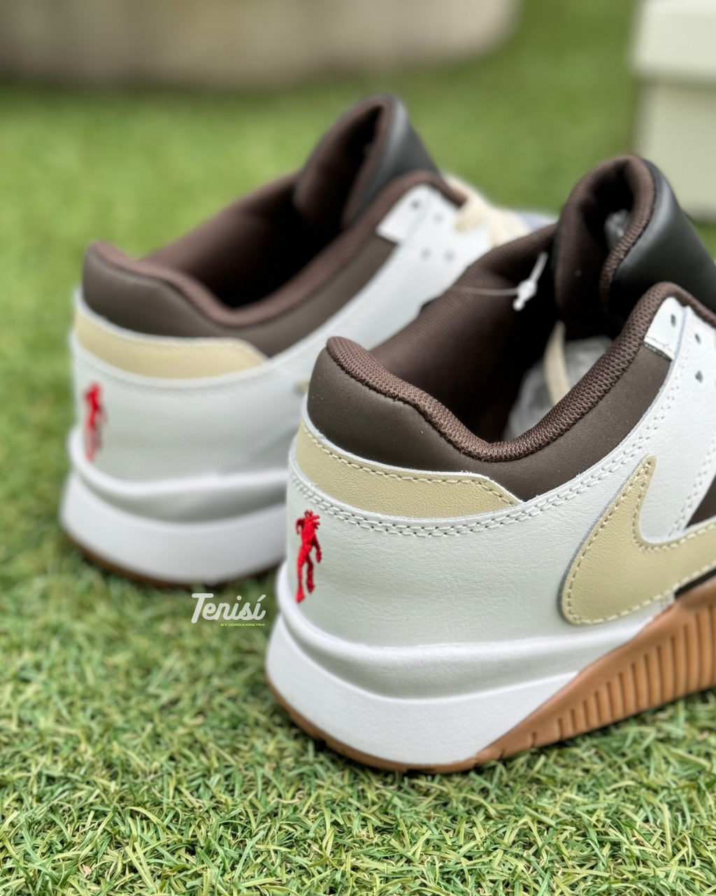 Jordan x Travis Scott “Mocha” (Sample)