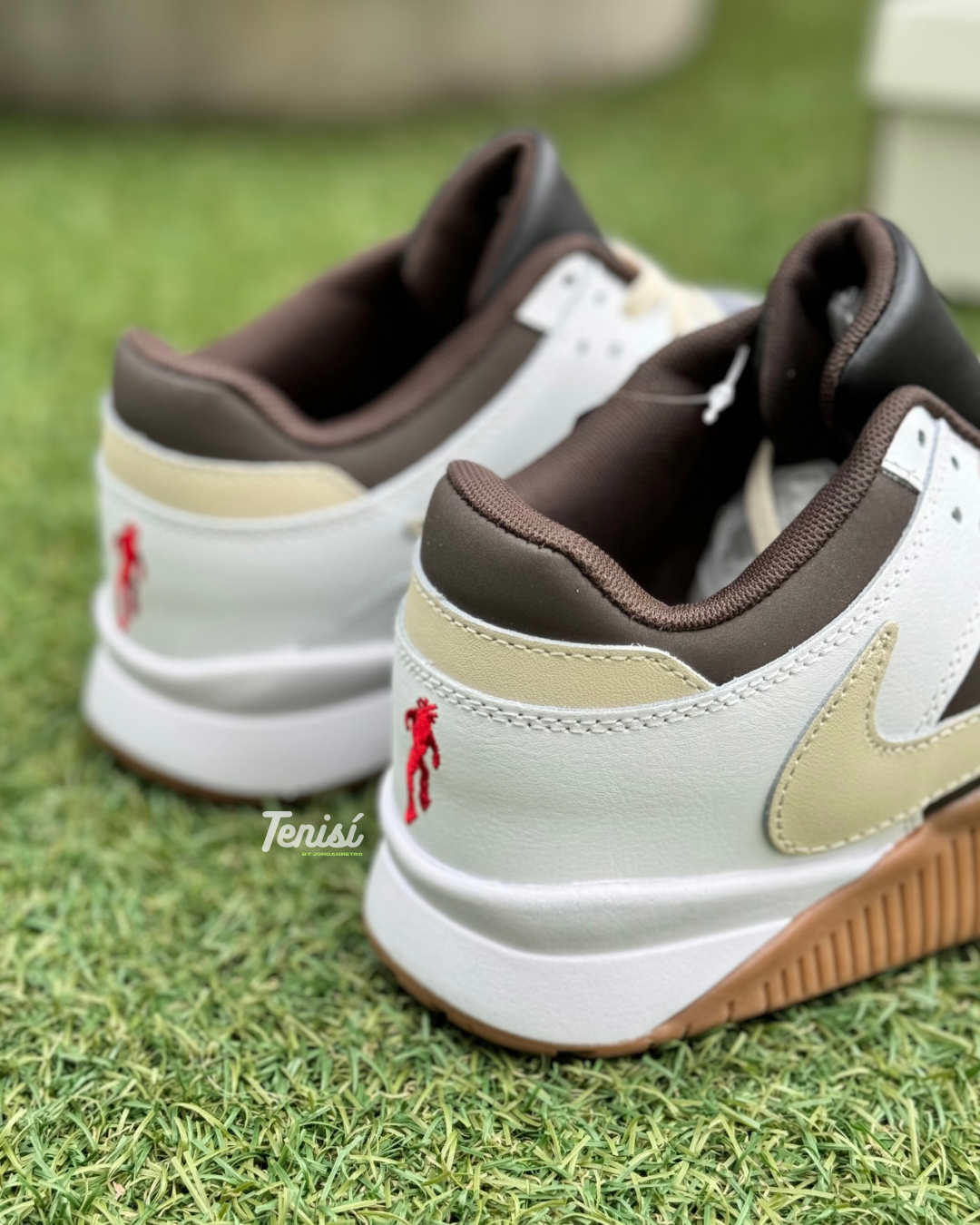 Jordan x Travis Scott “Mocha” (Sample)