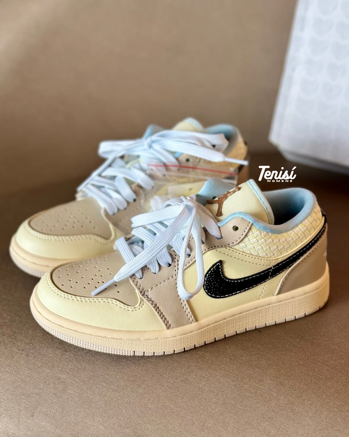 Air Jordan 1 Low Sanddrift look 4