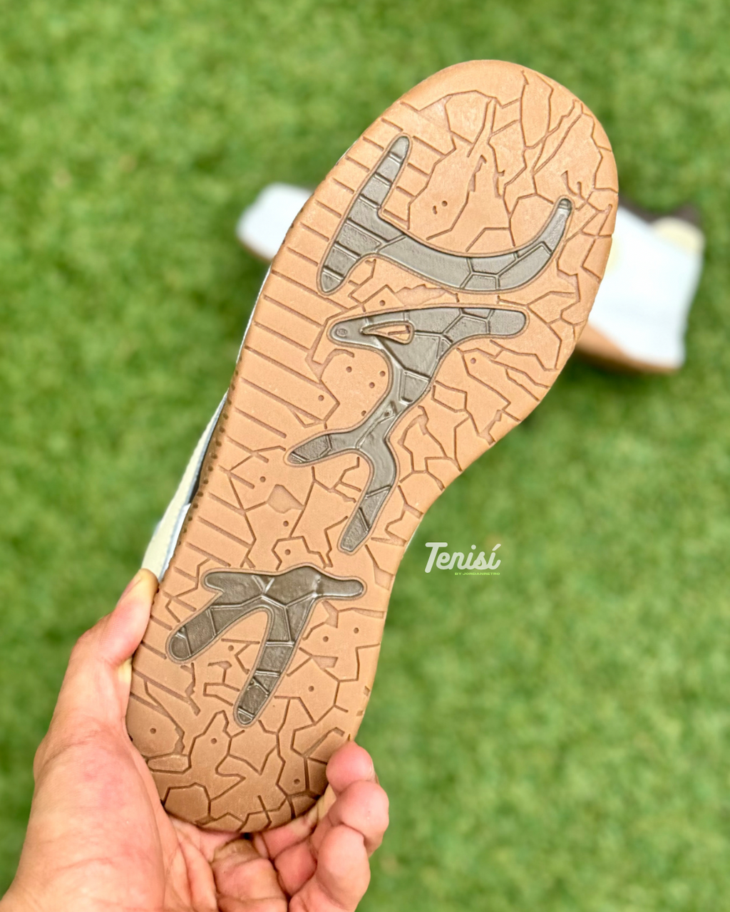 Jordan x Travis Scott “Mocha” (Sample)