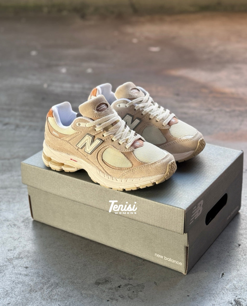 New Balance 2002R “Fossil”