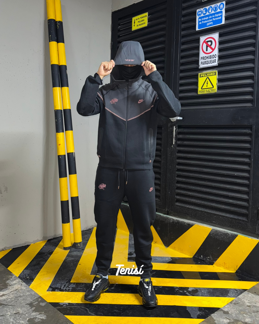 Nike Syna Tech Fleece Central Cee Black Gold — pago contra entrega en Colombia