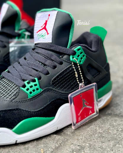 Nike SB x Air Jordan 4 “Pine Black”