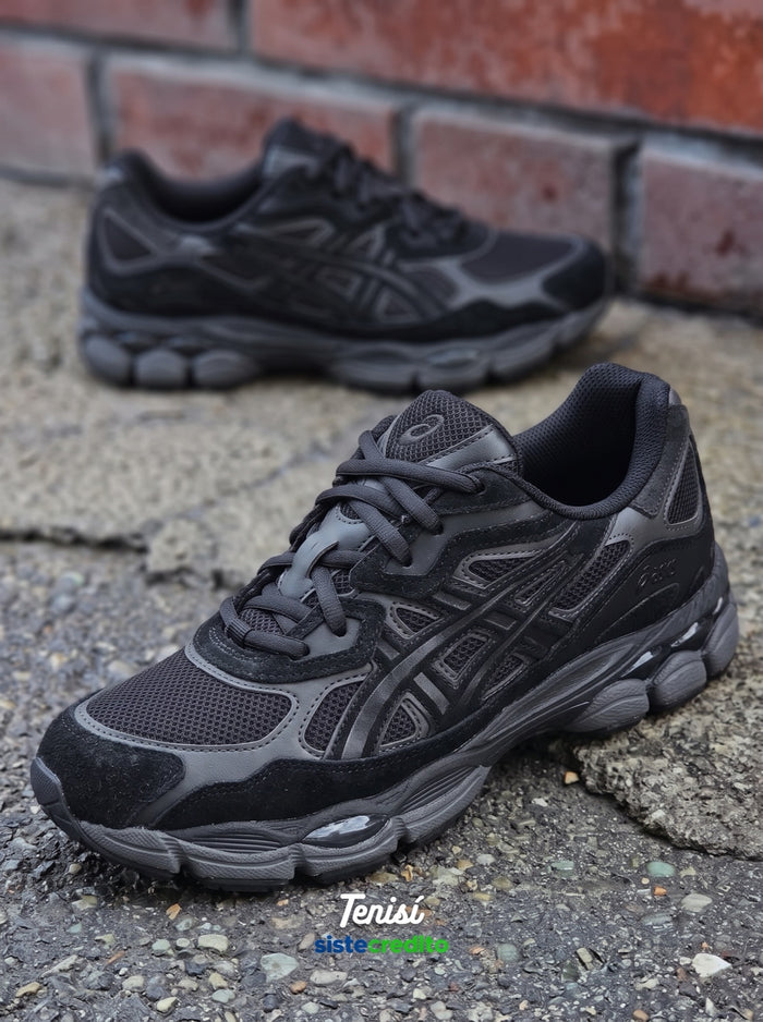Asics Gel-NYC "Triple Black" look 1