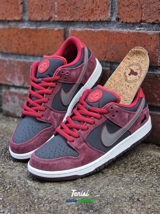 Nike SB Dunk Low x Riot Skateshop "Bordeaux"