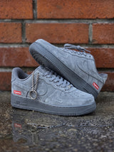 Nike Air Force 1 Low x Supreme "Grey" vista 2