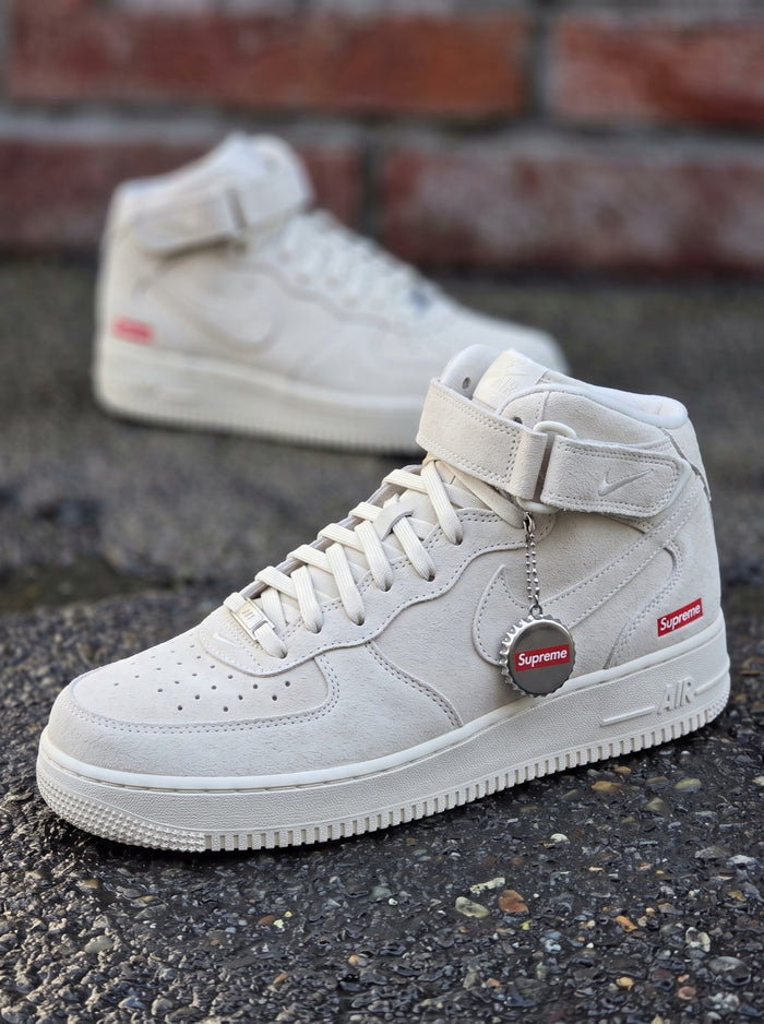 Nike Air Force 1 Mid x Supreme "Beige" look 1