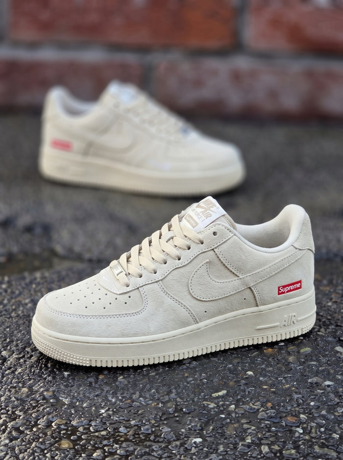 Nike Air Force 1 Low x Supreme "Beige" look 1