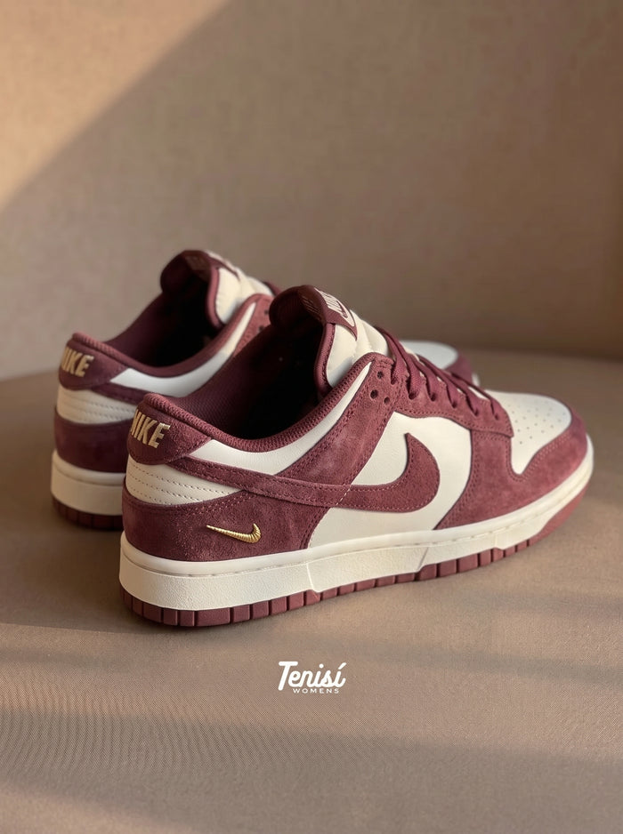Nike Dunk Low "Bordeaux" look 1