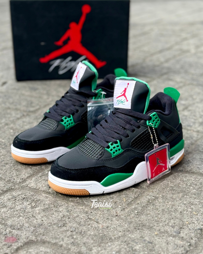 Nike SB x Air Jordan 4 “Pine Black”