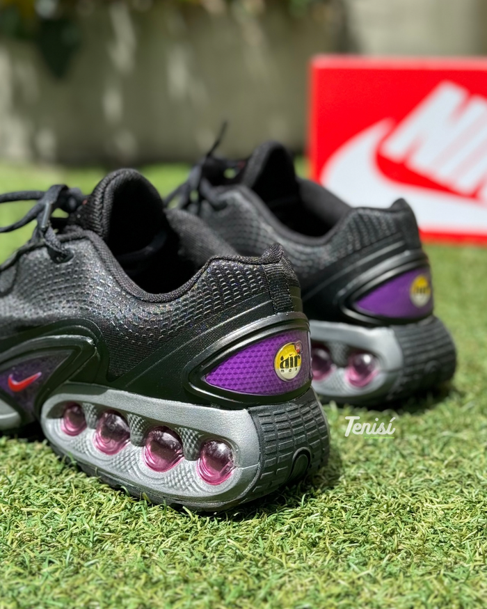 Nike Air Max Dn “Black” look 4