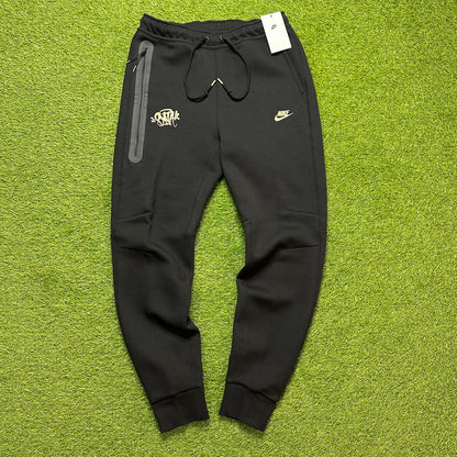 Nike Syna Tech Fleece Central Cee Black Gold