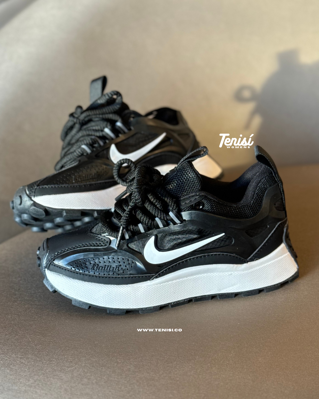 Nike Balleli “ Black / White”