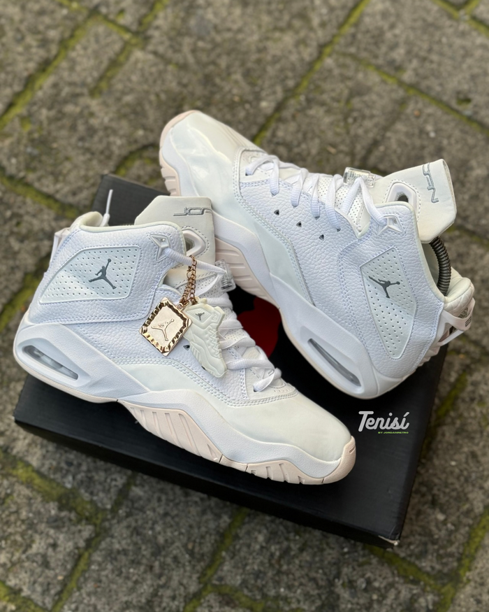 Jordan B'LOYAL look 1