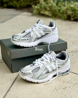 New Balance 1906R “Silver Metallic” vista 2