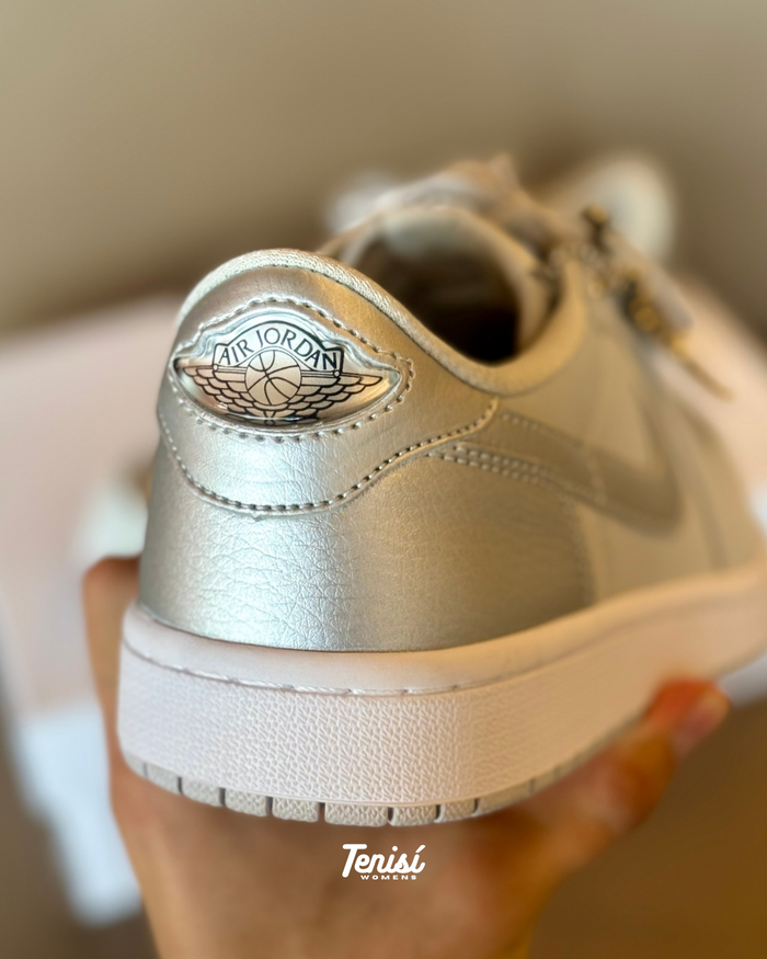 Nike Air Jordan 1 OG “Silver” look 1
