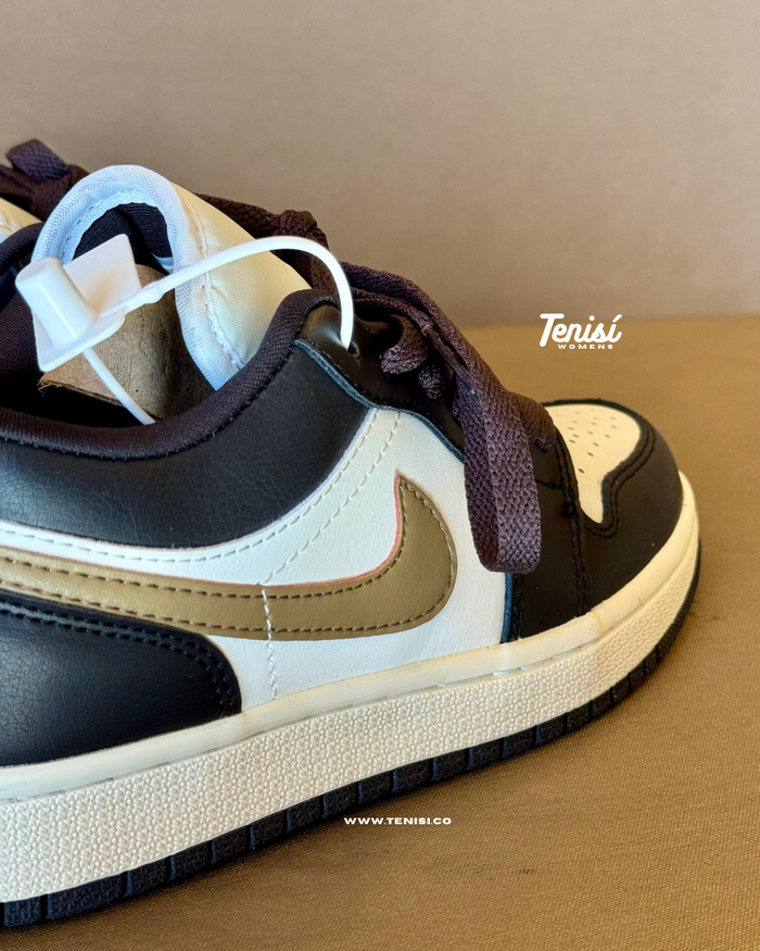Air Jordan 1 Low “Shadow Brown” look 3
