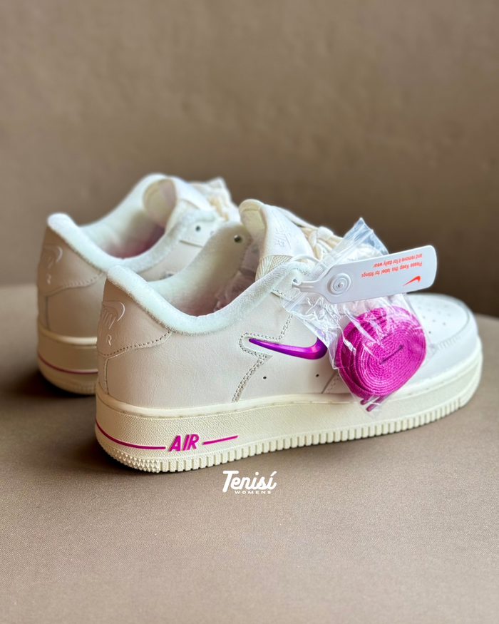 Nike Air Force 1 Low “Just Do It” look 1