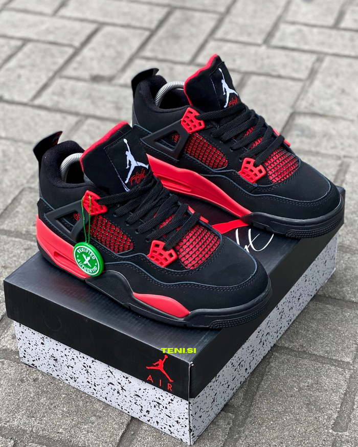 Air Jordan 4 “Red Thunder” look 3