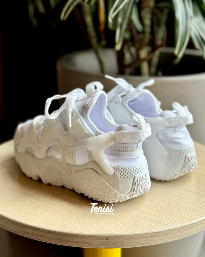 Nike Huarache “Triple White” look 2