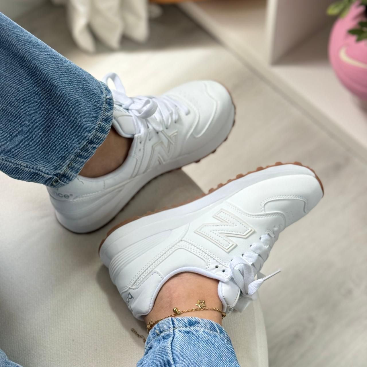 New Balance 574 Triple White