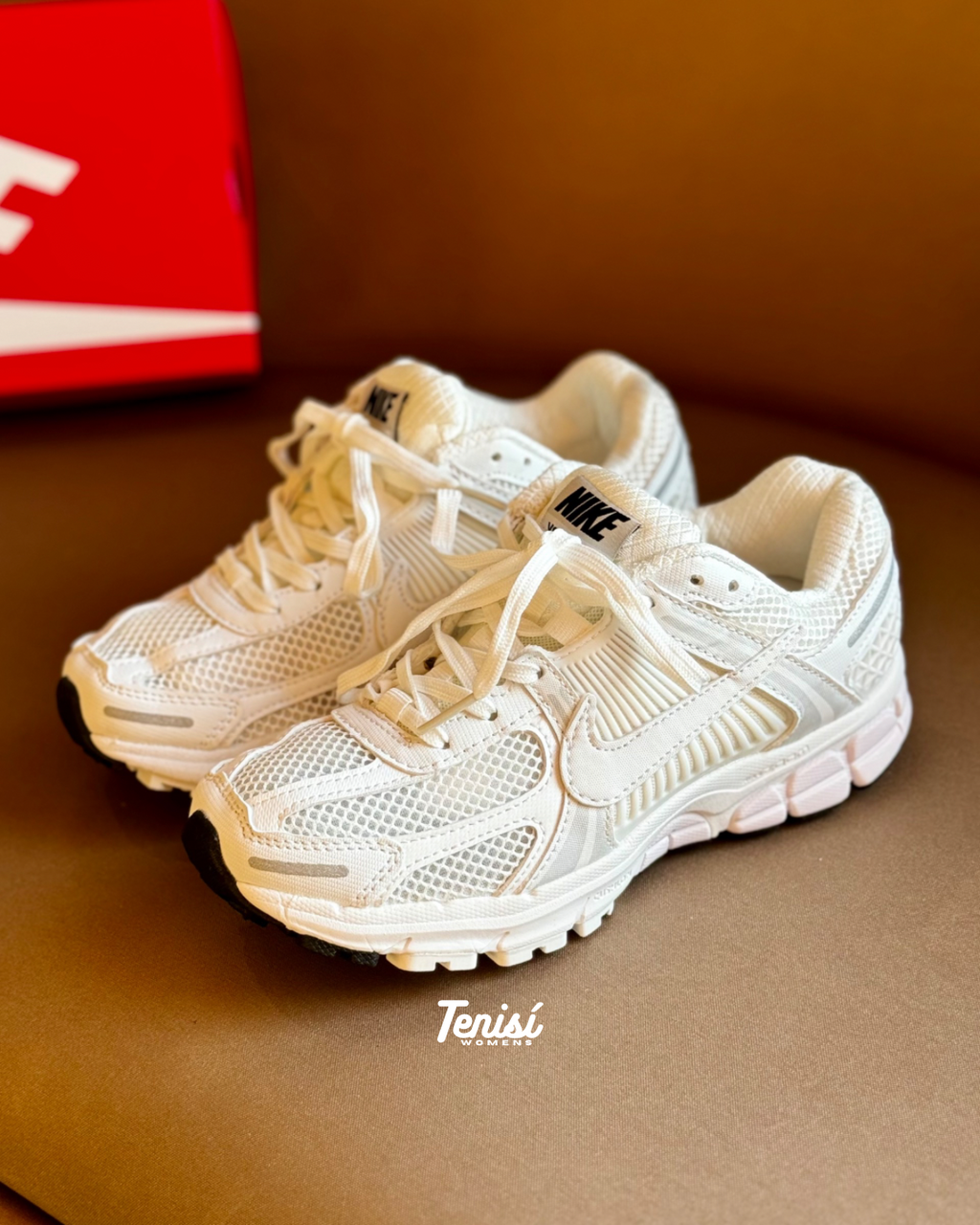 Nike zoom Vomero 5 “Triple White”