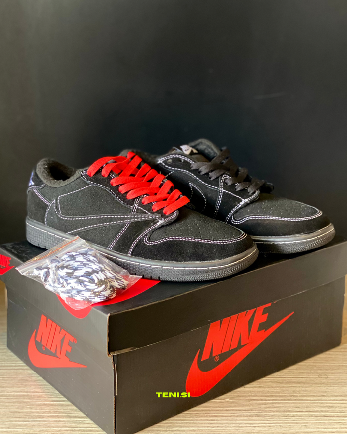 Air Jordan 1 Low x Travis Scott “Black Phantom” look 5