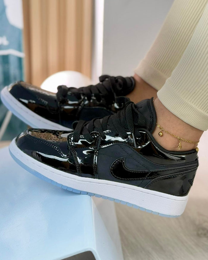 Air Jordan 1 Low “Space Jam” look 1