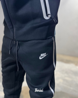 Nike Tech “Grey/Black” vista 4