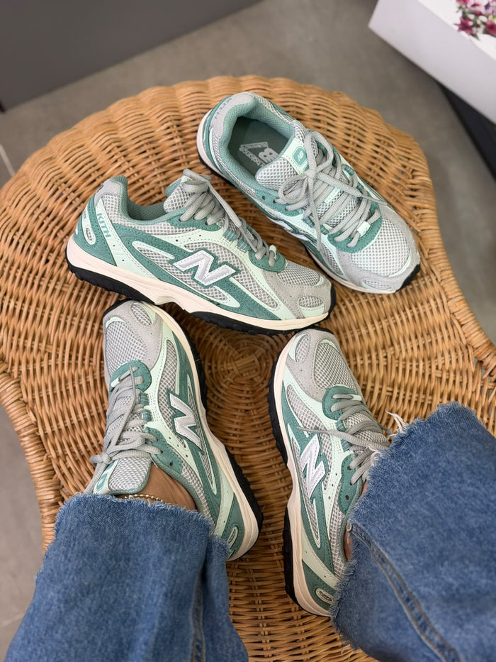 New Balance 204L “Green” look 1