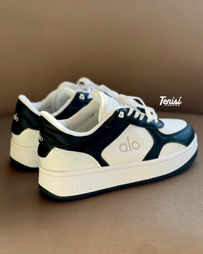 Alo Recovery Mode Sneaker “Panda” look 2