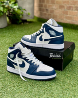 Air Jordan 1 Mid “Midnight Navy” vista 2