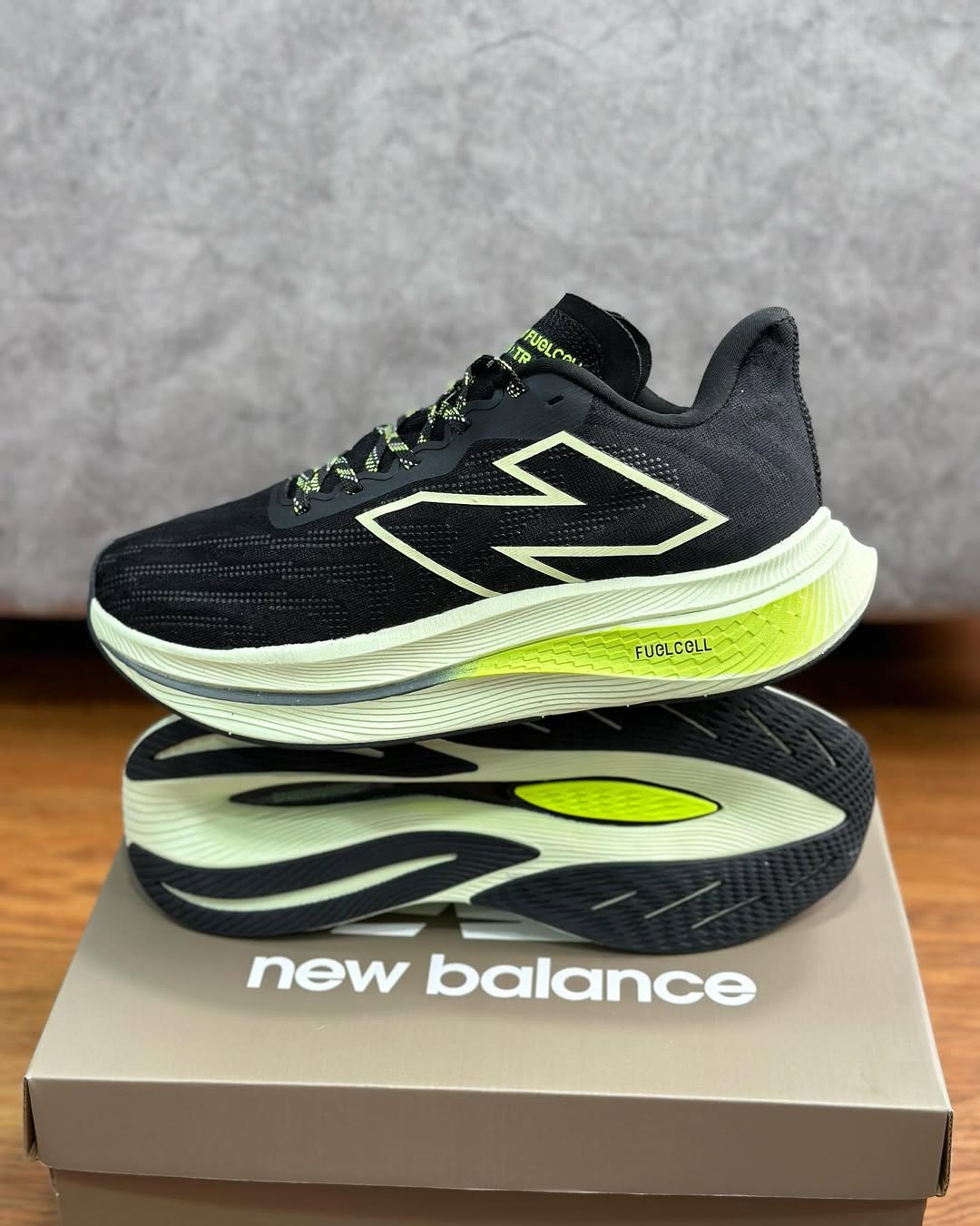New Balance Fuel Cell "Black 2"