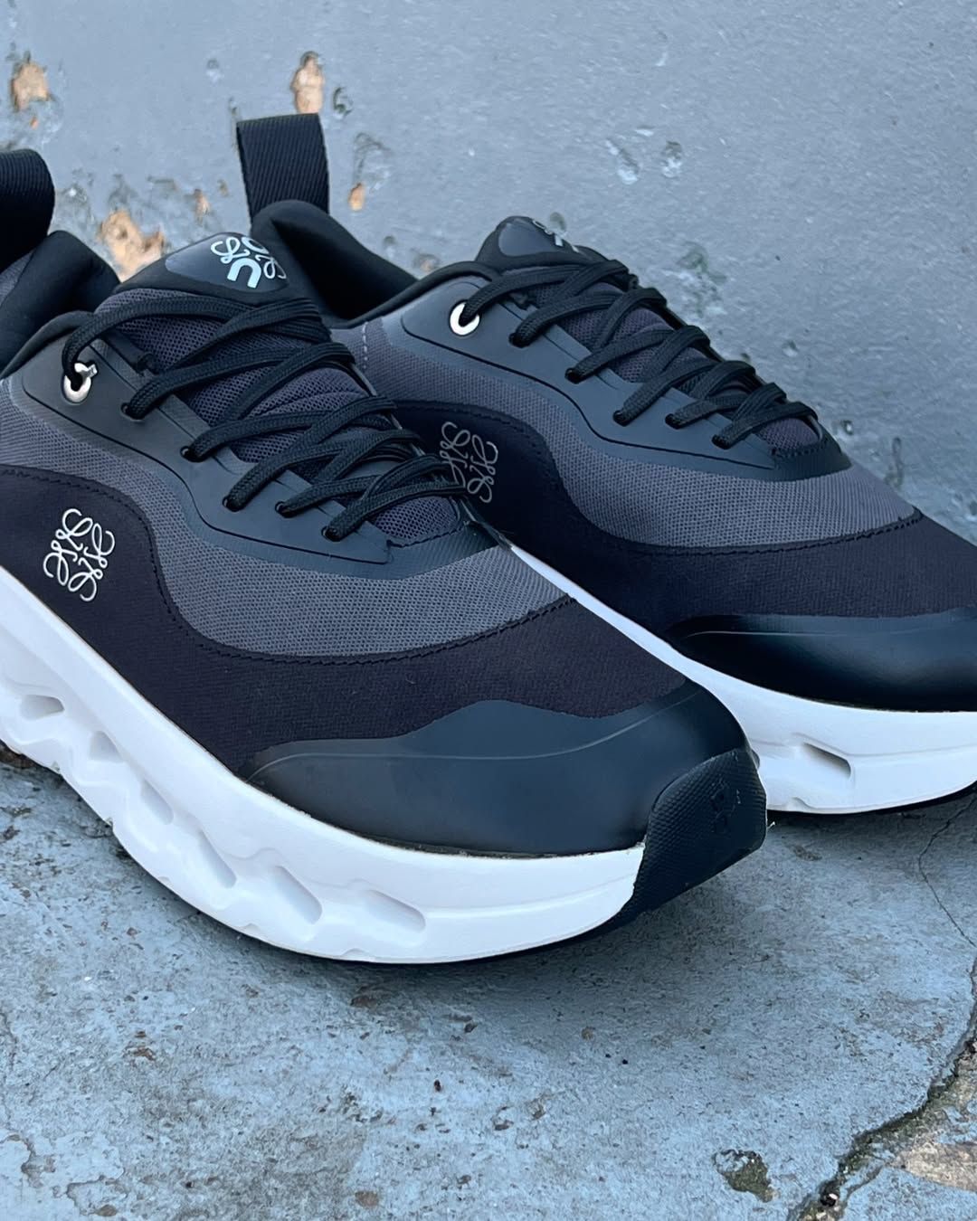 On Running Cloudtilt 2 x  Loewe  "Black"