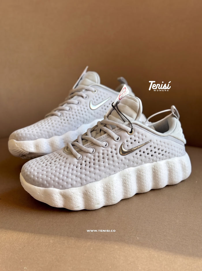 Nike Mid 001 look 2