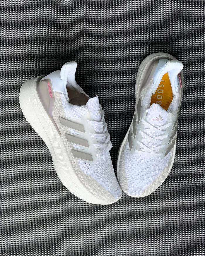 adidas Ultraboost 5 "Beige" look 1