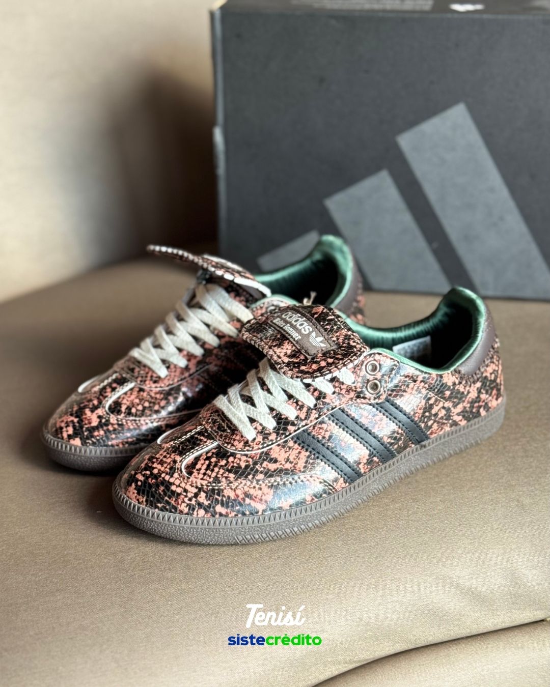 Adidas Samba Python x Wales Bonner vista lateral
