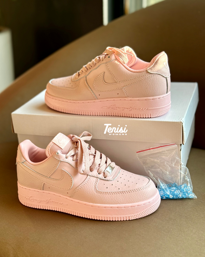 Nike Air Force 1 x Nocta “Pink” (Drake) look 4