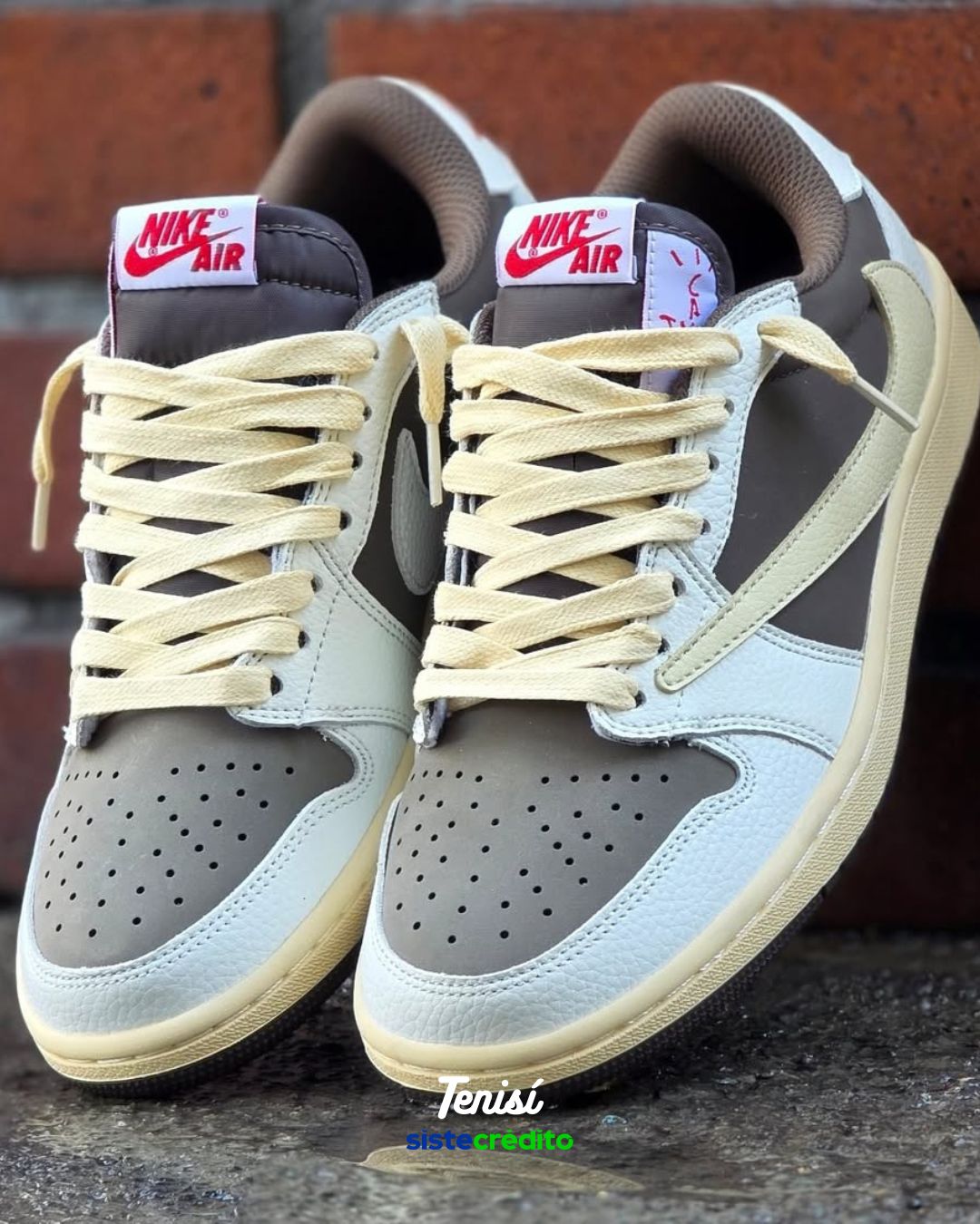 Air Jordan 1 Travis Scott Reverse Mocha vista lateral con pago contra entrega
