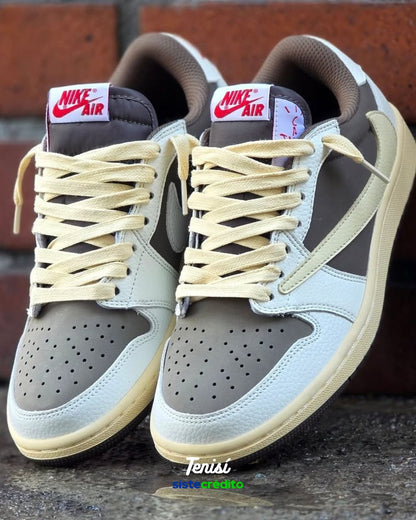Air Jordan 1 Travis Scott Reverse Mocha vista lateral con pago contra entrega
